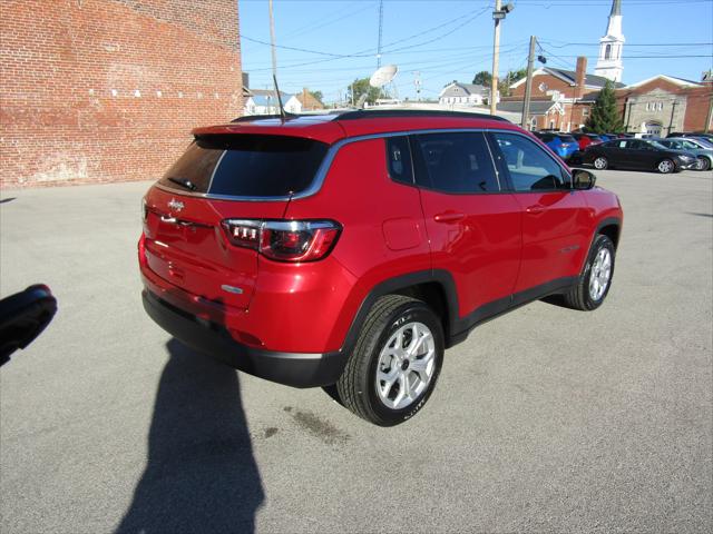 2025 Jeep Compass COMPASS LATITUDE 4X4