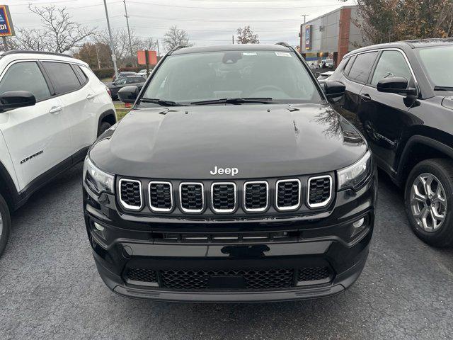 2025 Jeep Compass COMPASS LATITUDE 4X4