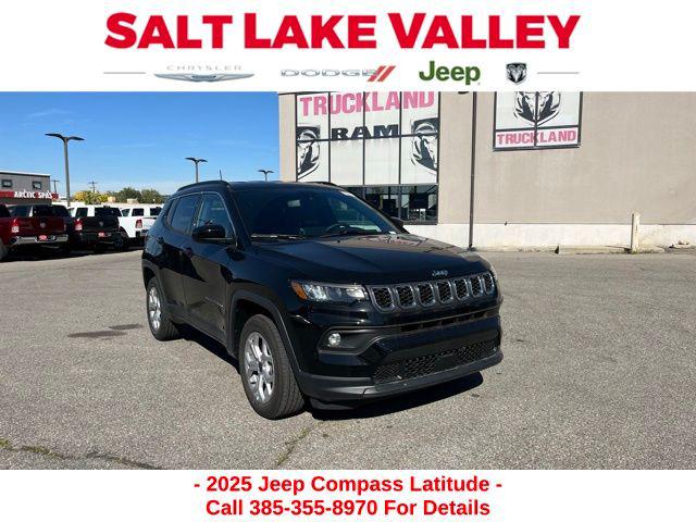 2025 Jeep Compass COMPASS LATITUDE 4X4