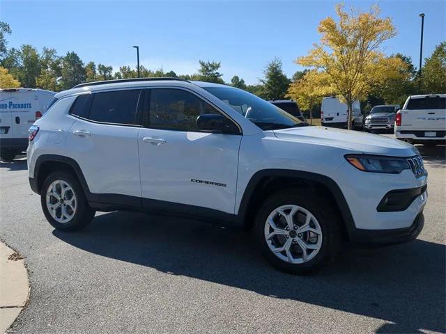 2025 Jeep Compass COMPASS LATITUDE 4X4