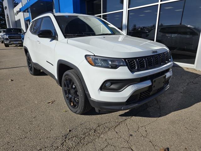 2025 Jeep Compass COMPASS LATITUDE 4X4