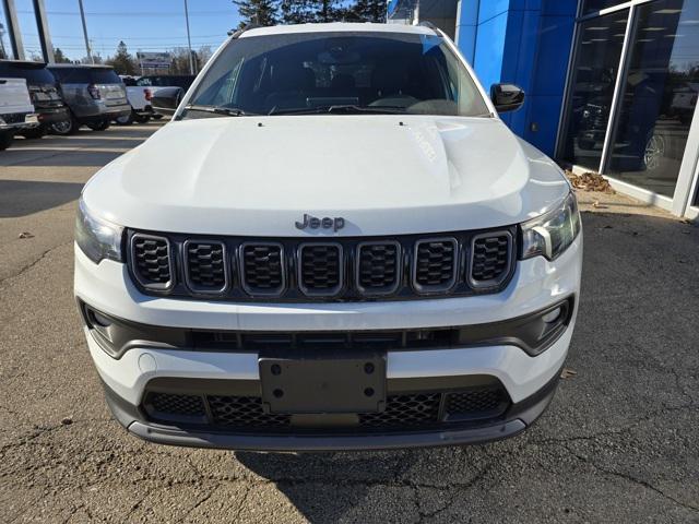 2025 Jeep Compass COMPASS LATITUDE 4X4