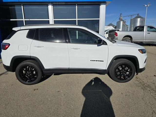 2025 Jeep Compass COMPASS LATITUDE 4X4