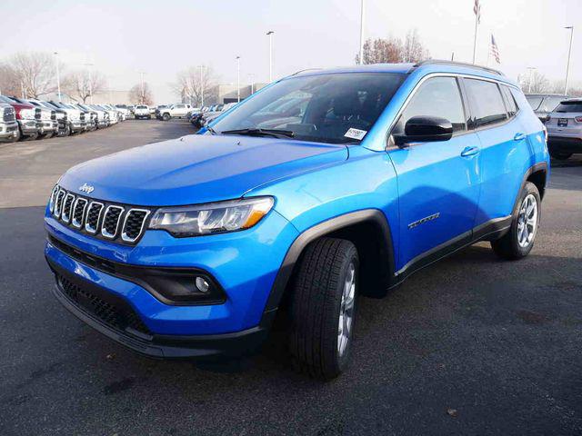 2025 Jeep Compass COMPASS LATITUDE 4X4