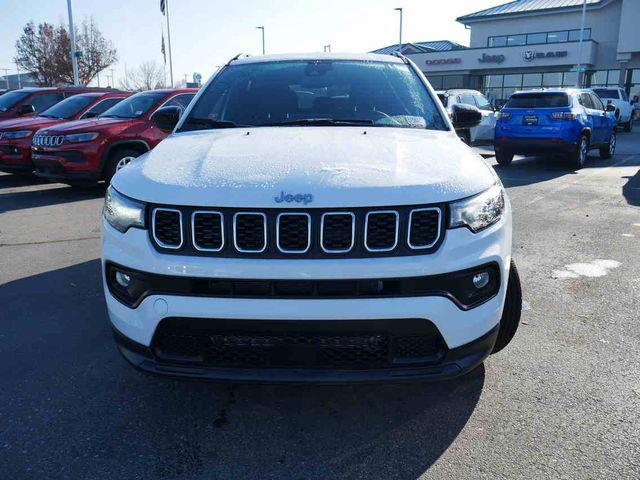 2025 Jeep Compass COMPASS LATITUDE 4X4