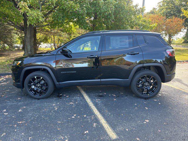 2025 Jeep Compass COMPASS LATITUDE 4X4