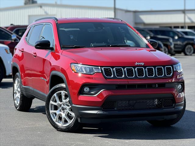 2025 Jeep Compass COMPASS LATITUDE 4X4