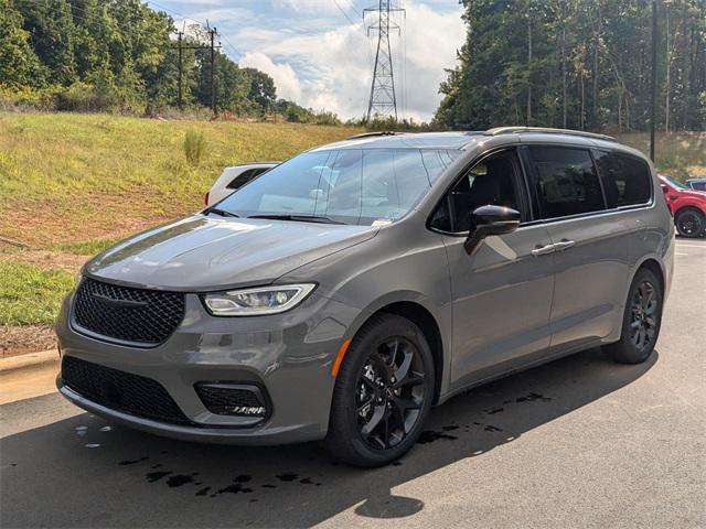 2024 Chrysler Pacifica PACIFICA TOURING L