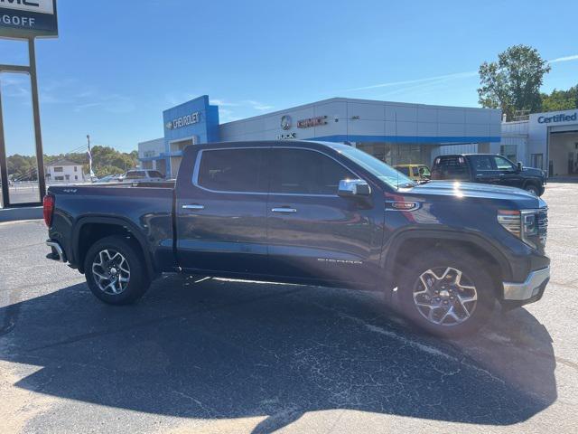 2022 GMC Sierra 1500 4WD Crew Cab Short Box SLT