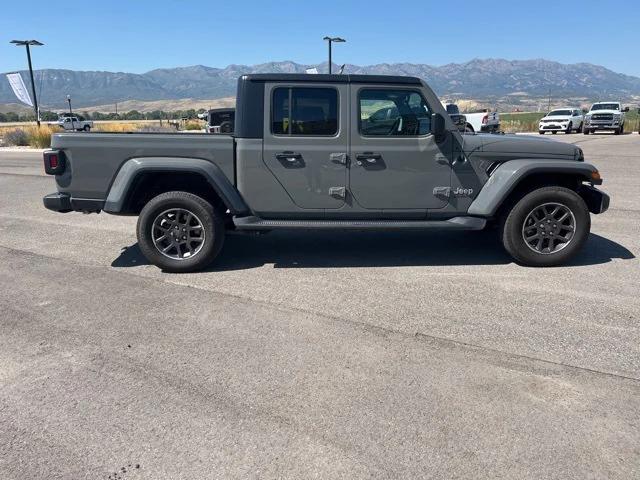 2022 Jeep Gladiator Overland 4x4