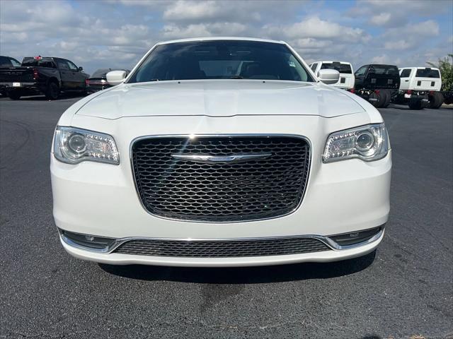 2018 Chrysler 300 Touring L