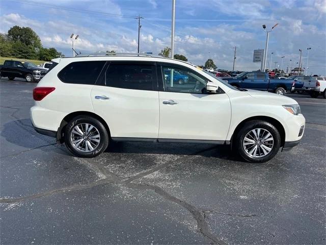 2017 Nissan Pathfinder SL