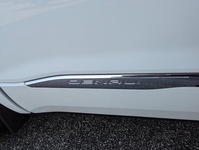 2022 GMC Acadia AWD Denali