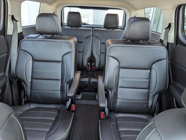 2022 GMC Acadia AWD Denali