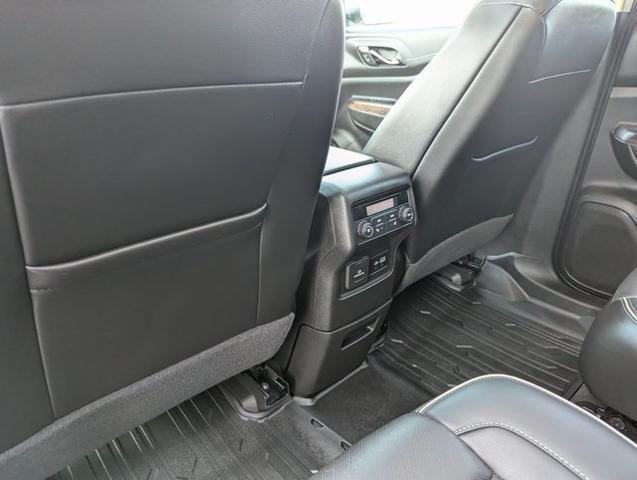 2022 GMC Acadia AWD Denali