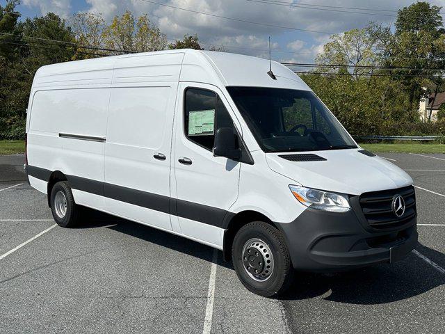 2025 Mercedes-Benz Sprinter 4500 High Roof 4-Cyl Diesel HO