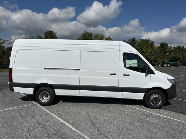 2025 Mercedes-Benz Sprinter 4500 High Roof 4-Cyl Diesel HO