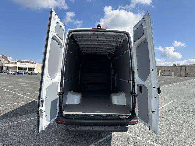 2025 Mercedes-Benz Sprinter 4500 High Roof 4-Cyl Diesel HO
