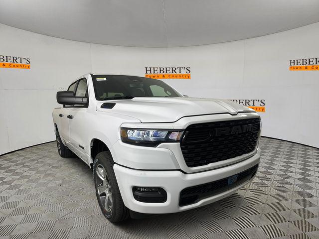 2025 RAM Ram 1500 RAM 1500 TRADESMAN CREW CAB 4X4 57 BOX