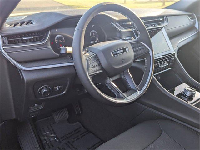 2025 Jeep Grand Cherokee GRAND CHEROKEE L LAREDO X 4X4