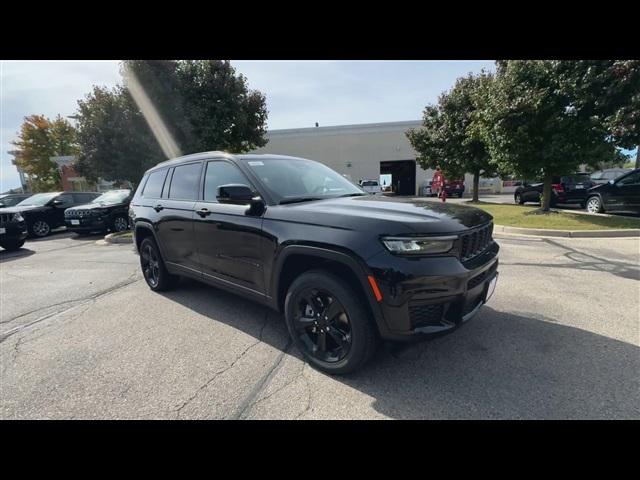2025 Jeep Grand Cherokee GRAND CHEROKEE L ALTITUDE 4X4