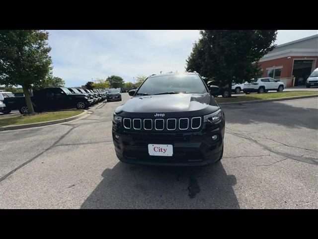 2025 Jeep Compass COMPASS LATITUDE 4X4