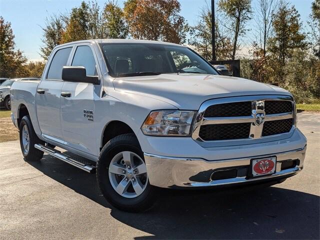 2024 RAM Ram 1500 Classic RAM 1500 CLASSIC TRADESMAN CREW CAB 4X4 57 BOX