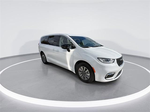 2024 Chrysler Pacifica Hybrid PACIFICA PLUG-IN HYBRID SELECT 2024 Chrysler Pacifica Hybrid PACIFICA PLUG-IN HYBRID SELECT