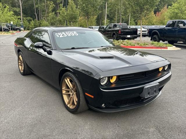 2016 Dodge Challenger SXT Plus