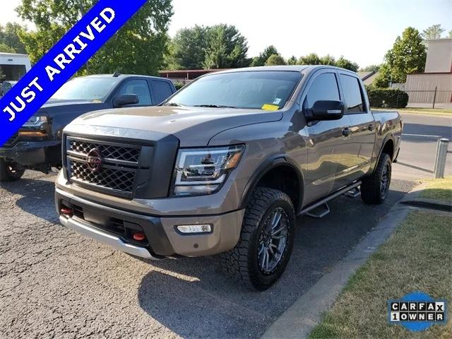 2022 Nissan TITAN Crew Cab PRO-4X 4x4