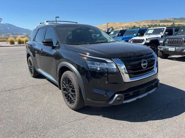 2023 Nissan Pathfinder Platinum 4WD