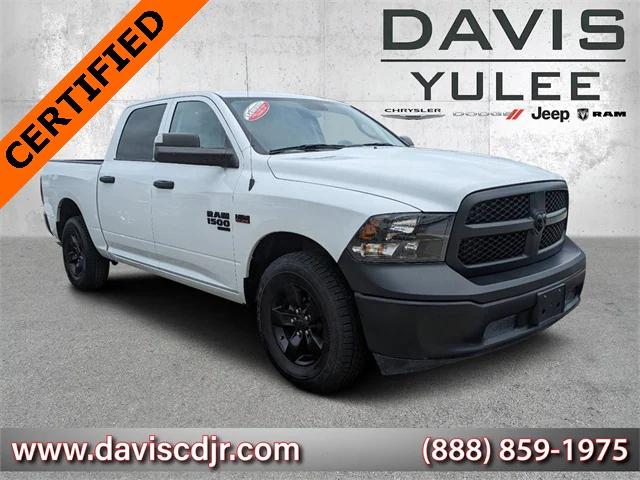 2022 RAM 1500 Classic Tradesman Crew Cab 4x4 57 Box