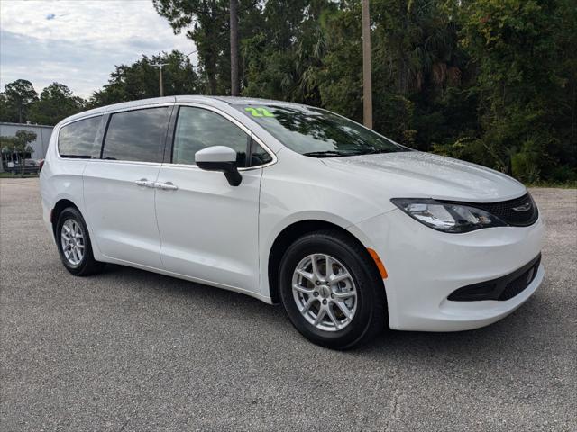 2022 Chrysler Voyager LX