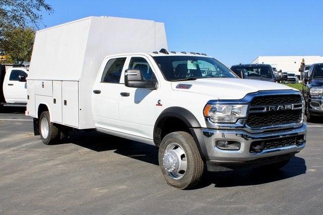 2024 RAM Ram 5500 Chassis Cab RAM 5500 TRADESMAN CHASSIS CREW CAB 4X4 84 CA 2024 RAM Ram 5500 Chassis Cab RAM 5500 TRADESMAN CHASSIS CREW CAB 4X4 84 CA