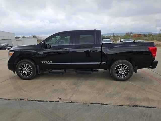 2022 Nissan TITAN Crew Cab SV 4x2