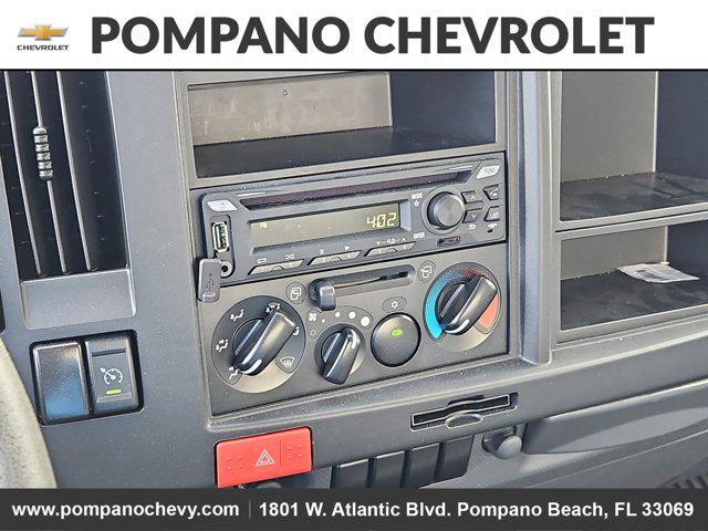 2025 Chevrolet 3500 LCF Gas 2WD Reg Cab 132.5"