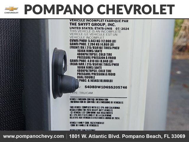 2025 Chevrolet 3500 LCF Gas 2WD Reg Cab 132.5"