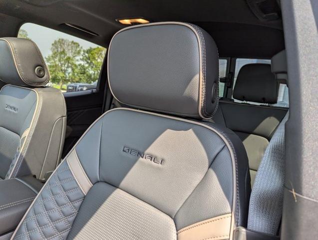 2024 GMC Canyon 4WD Denali