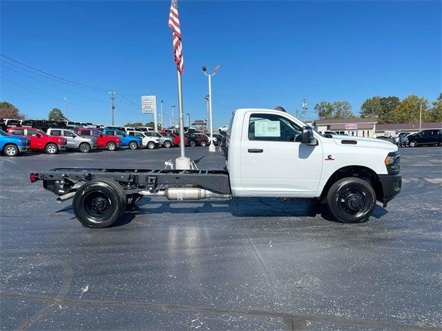 2024 RAM Ram 3500 Chassis Cab RAM 3500 TRADESMAN CHASSIS REGULAR CAB 4X4 84 CA