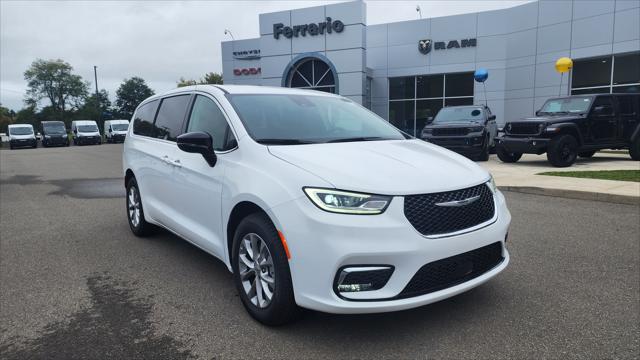 2024 Chrysler Pacifica PACIFICA TOURING L AWD