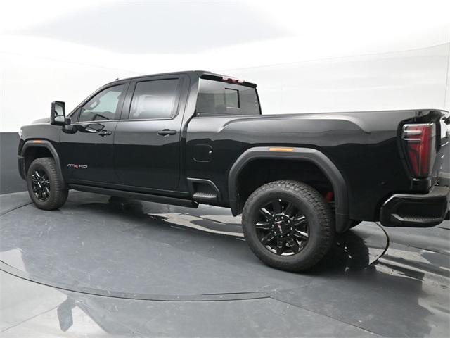 2024 GMC Sierra 2500HD 4WD Crew Cab Standard Bed AT4