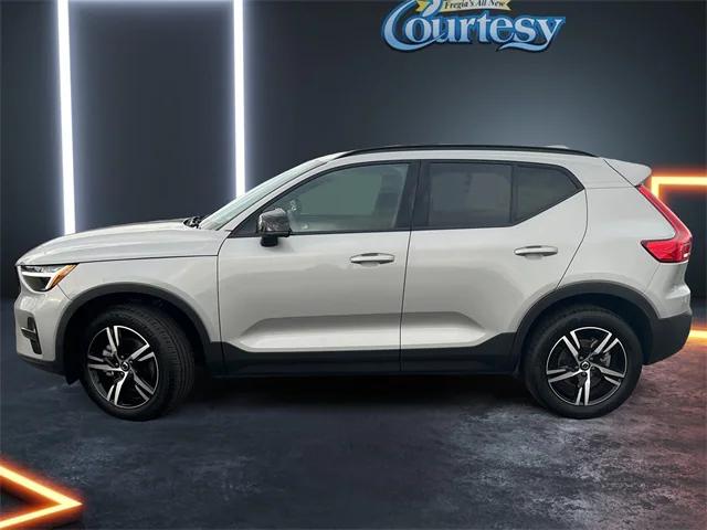 2024 Volvo XC40 B5 Core Bright Theme