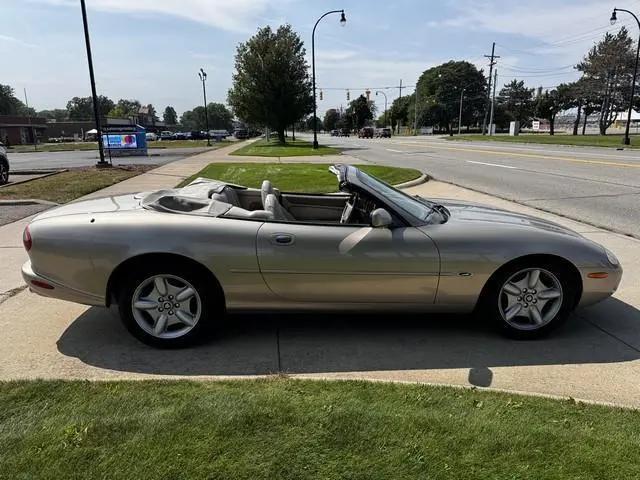 1998 Jaguar XK8 Standard