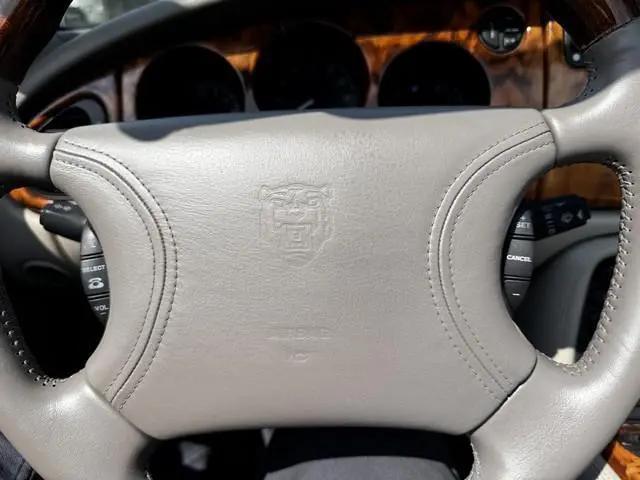 1998 Jaguar XK8 Standard