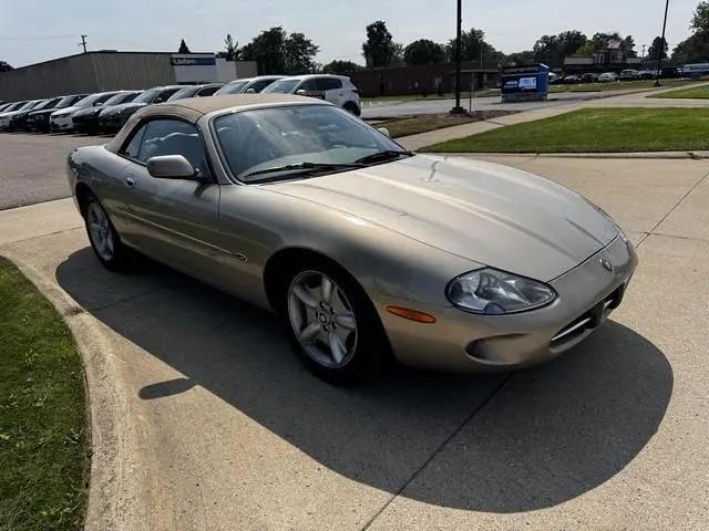 1998 Jaguar XK8 Standard