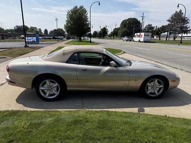 1998 Jaguar XK8 Standard