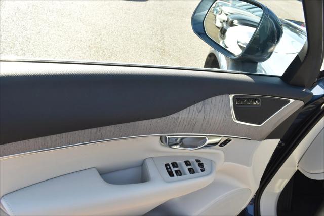 2025 Volvo XC90 Plus