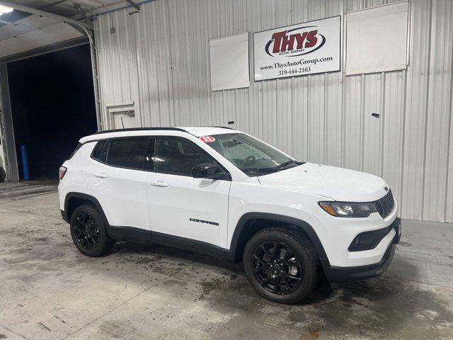 2025 Jeep Compass COMPASS LATITUDE 4X4