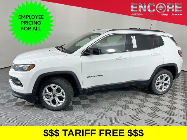 2025 Jeep Compass COMPASS LATITUDE 4X4