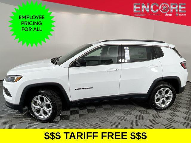 2025 Jeep Compass COMPASS LATITUDE 4X4